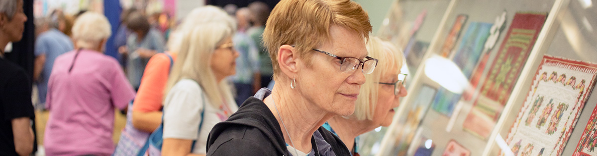 Tiny Masterpieces: Miniatures Arrives at AQS QuiltWeek – Columbus!